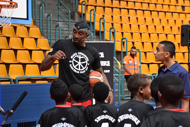 Amar'e Stoudemire host first basketball peace camp in Israel 