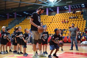 Amar'e Stoudemire host first basketball peace camp in Israel 