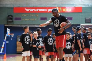 Amar'e Stoudemire host first basketball peace camp in Israel 