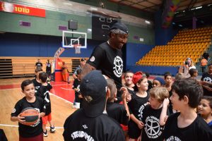 Amar'e Stoudemire host first basketball peace camp in Israel 